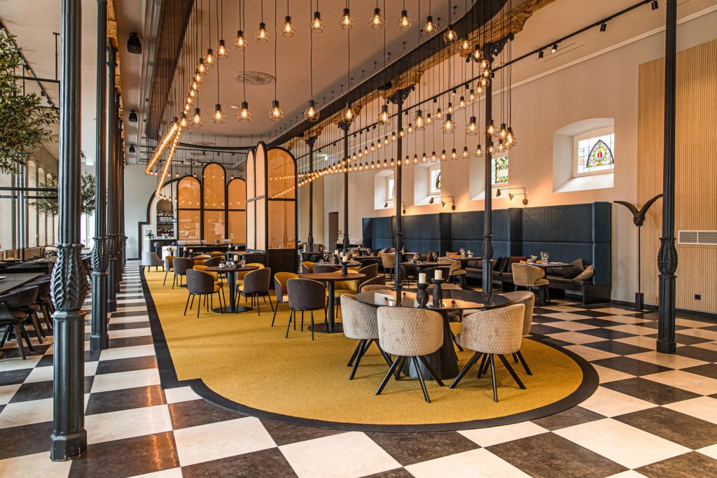 Professioneel hotelinterieur design dat gasten zich op hun gemak doet voelen