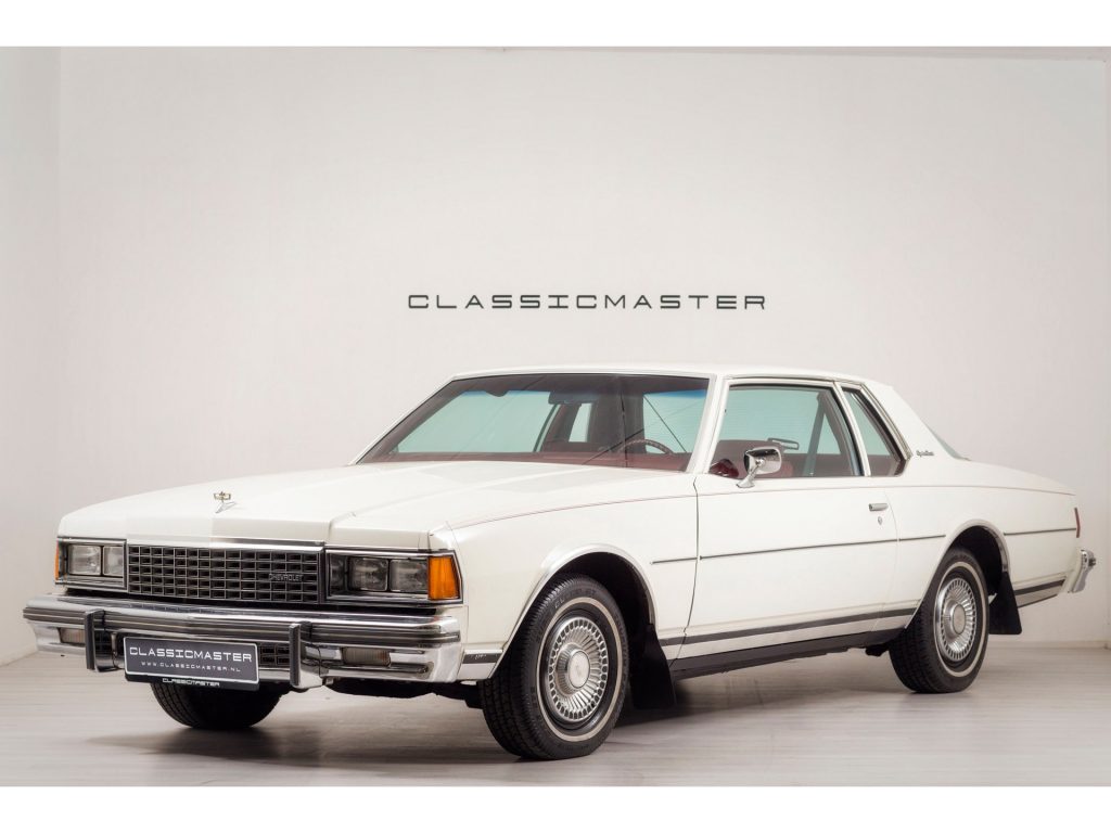 Collectie beste youngtimers: klassieke auto's tussen 15 en 25 jaar oud klaar voor verzamelaars
