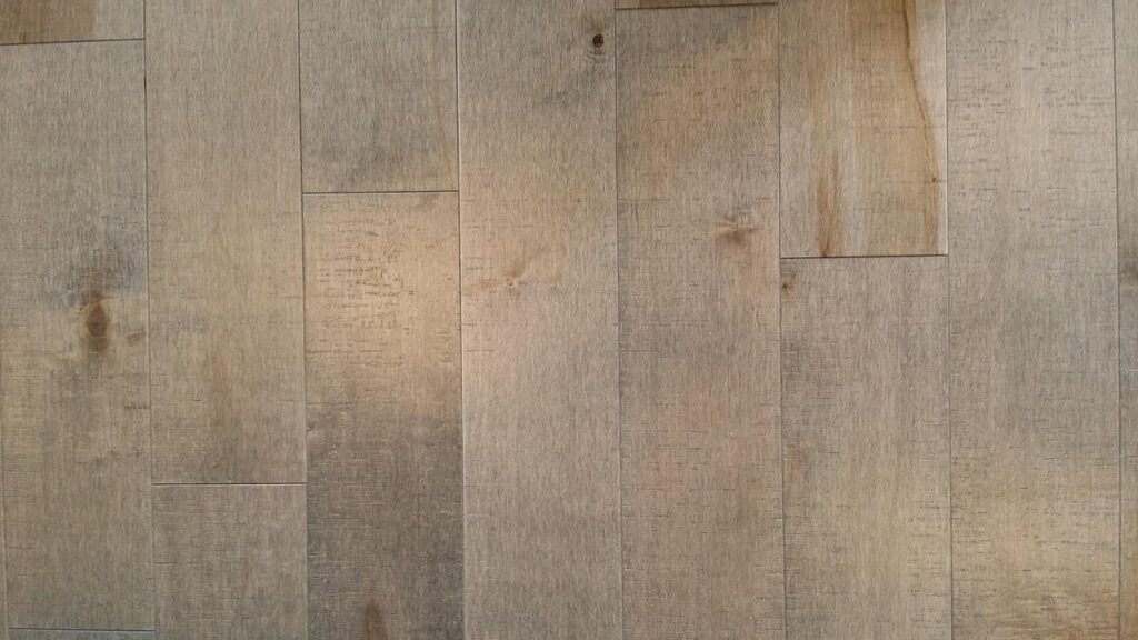 Vloerplus vloerspecialist in Alkmaar met pvc, parket en laminaatvloeren in diverse designs